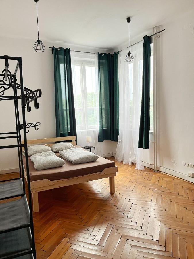 Nice View Rooms In Old Town Krakow Bagian luar foto
