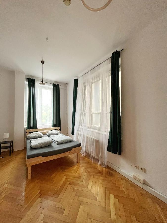 Nice View Rooms In Old Town Krakow Bagian luar foto